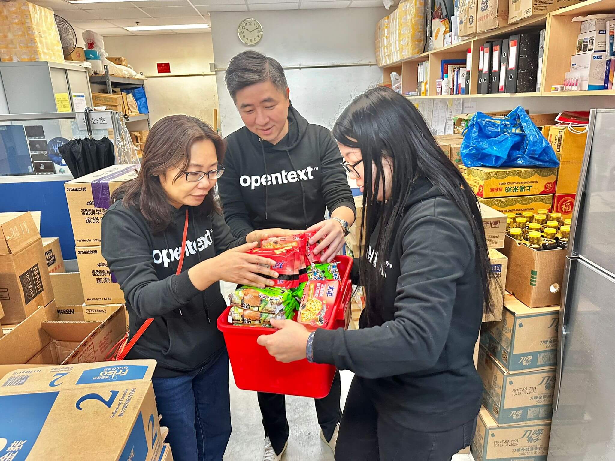OpenText employees at the Hong Kong St James Settlement Foodbank
