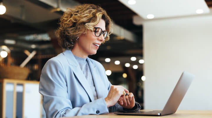 A person looking at laptop
